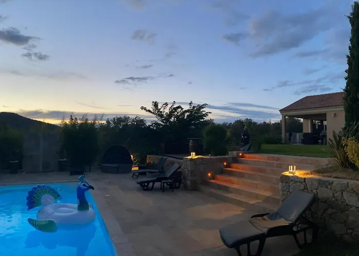 Tres Belle Piscine Jacuzzi Grande Propriete 10 Pers