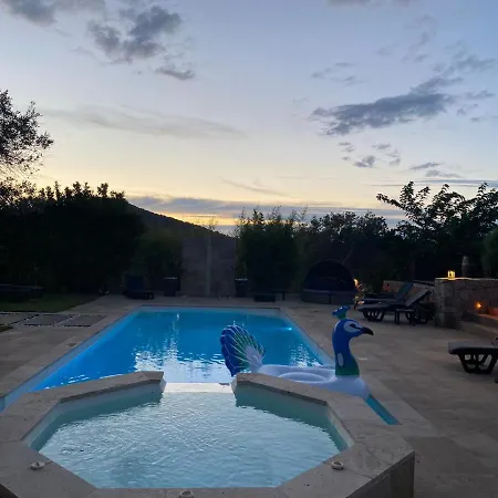 Tres Belle Piscine Jacuzzi Grande Propriete 10 Pers Vila