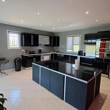 Très Belle Piscine Jacuzzi Grande Propriété 10 Pers