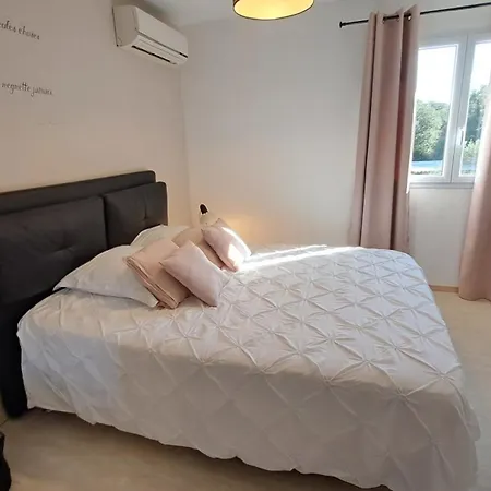 Très Belle Piscine Jacuzzi Grande Propriété 10 Pers *